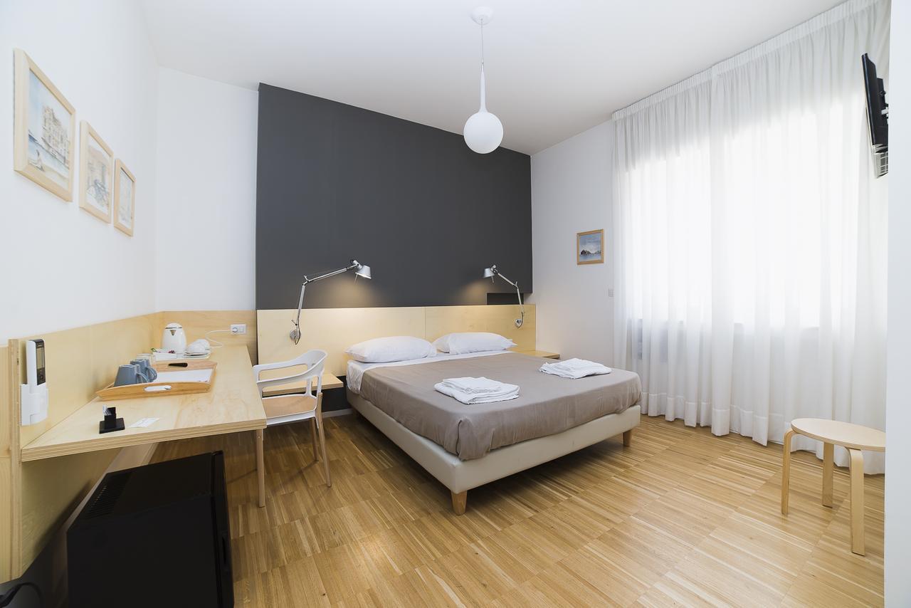 Le Stanze Di Piazza Dei Martiri Bed and Breakfast Napoli Eksteriør billede