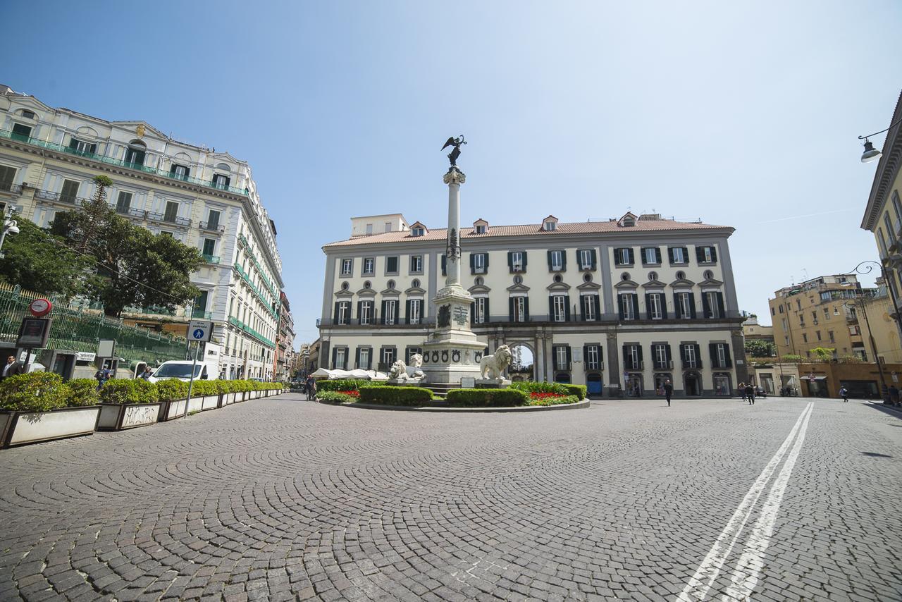 Le Stanze Di Piazza Dei Martiri Bed and Breakfast Napoli Eksteriør billede
