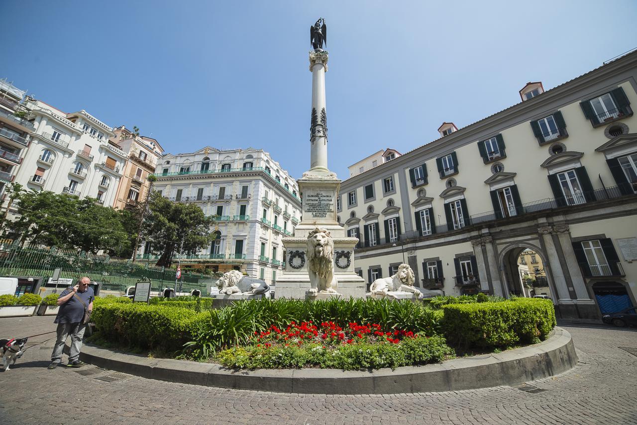 Le Stanze Di Piazza Dei Martiri Bed and Breakfast Napoli Eksteriør billede