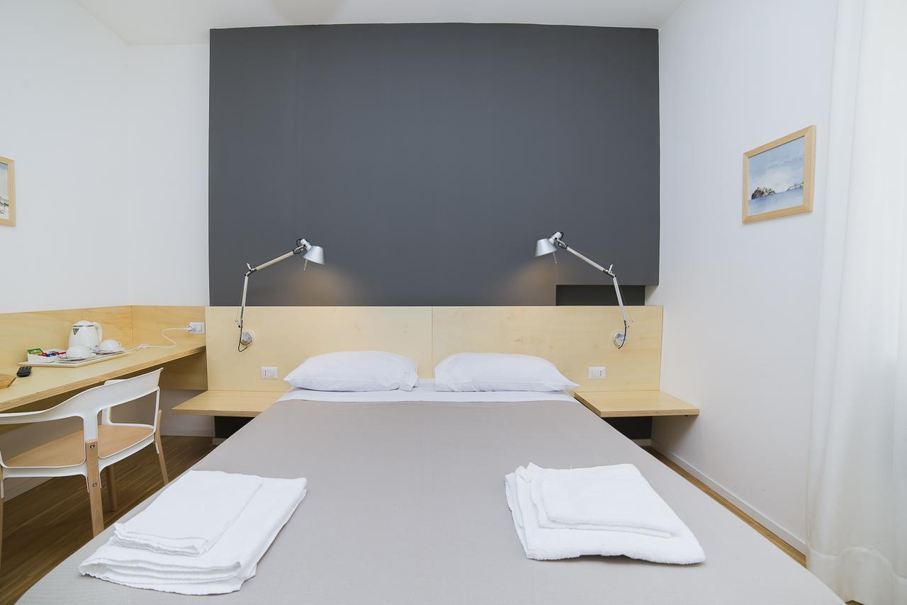 Le Stanze Di Piazza Dei Martiri Bed and Breakfast Napoli Eksteriør billede