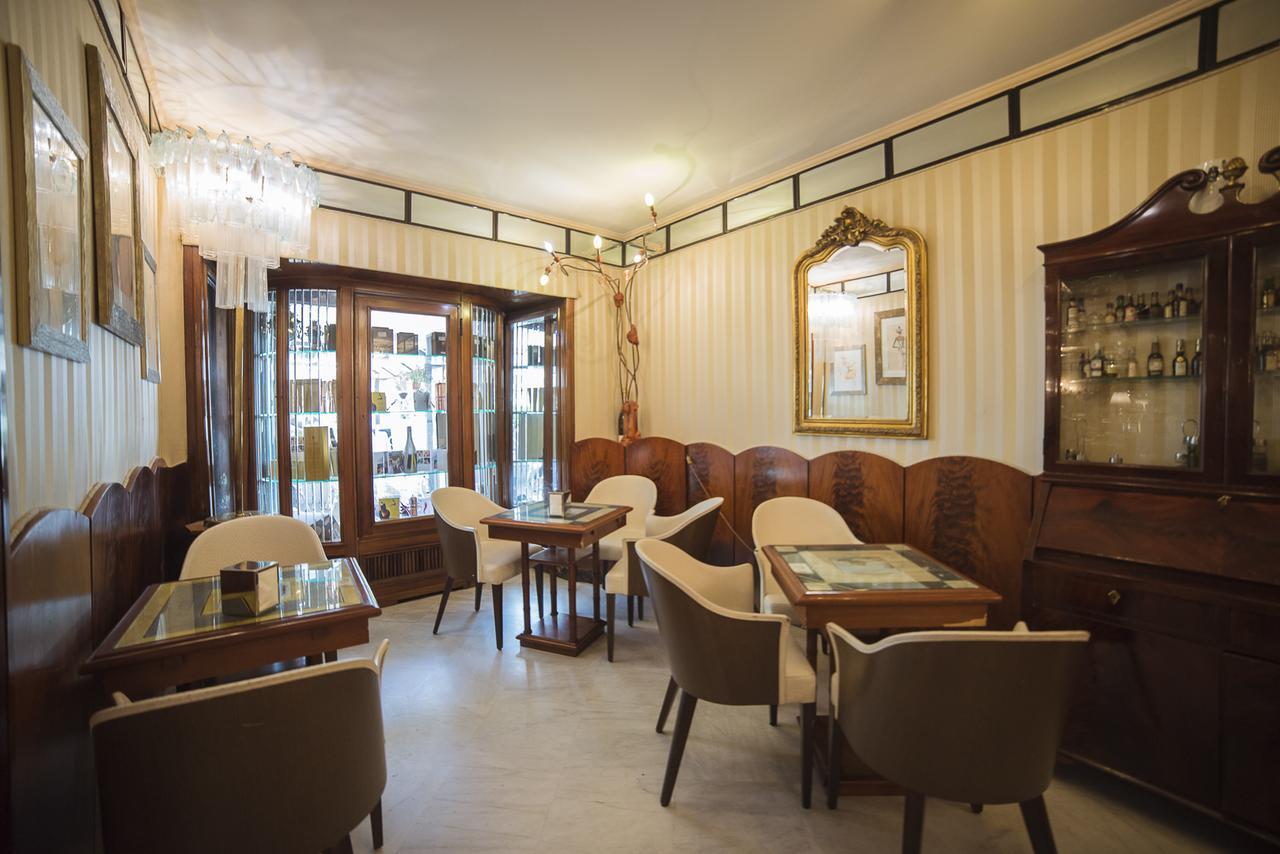 Le Stanze Di Piazza Dei Martiri Bed and Breakfast Napoli Eksteriør billede